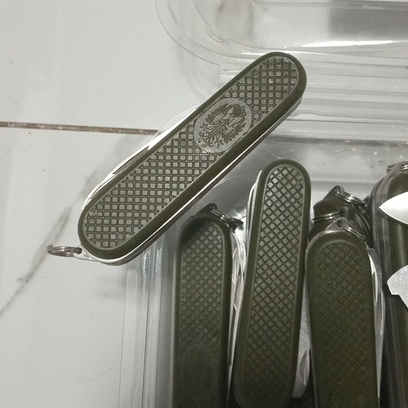 Lot of 25 Wholesale Swiss Army Utility Knife/Tool - Picture 3 of 4